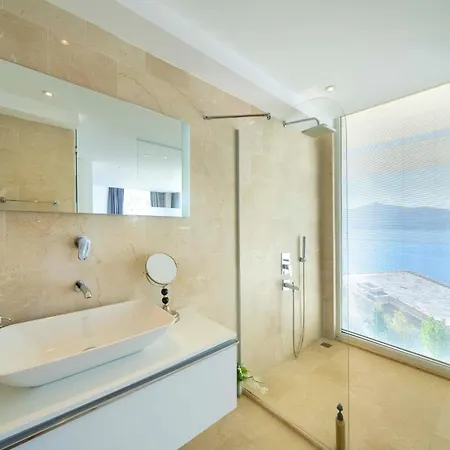 Lumineux Kalkan